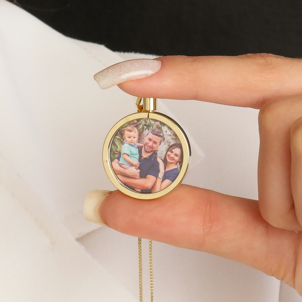 Colar Cápsula com Foto Relicário Banhado a Ouro 18k Personalizado